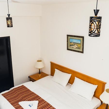 שארג'ה Pan Emirates Hotel Apartments מראה חיצוני תמונה