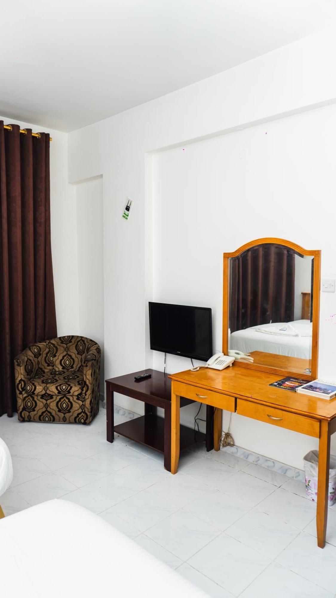 שארג'ה Pan Emirates Hotel Apartments מראה חיצוני תמונה